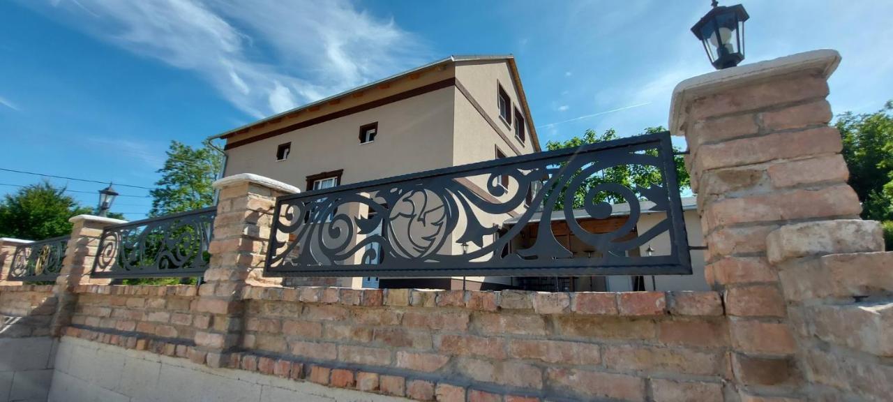 Villa Verteskacsa Vertesacsa Екстер'єр фото