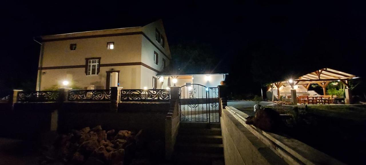 Villa Verteskacsa Vertesacsa Екстер'єр фото